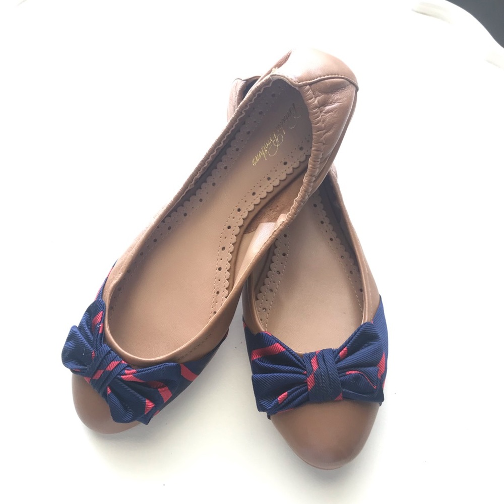 New Brooks Brothers leather flat with silk bow